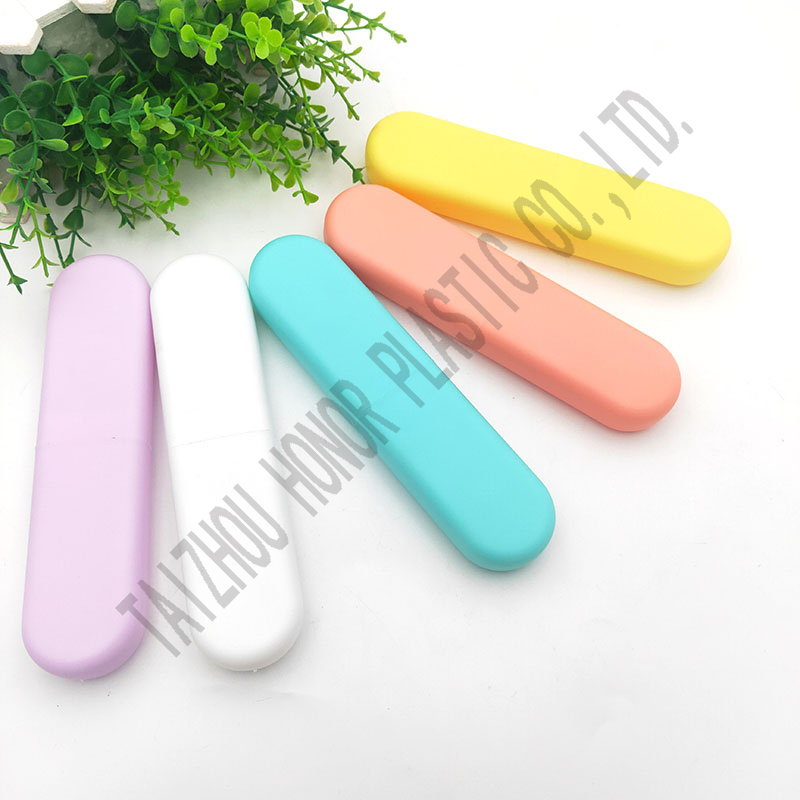 Plastic toothbrush case